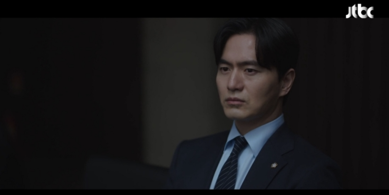 [차트IS] <b>이진욱</b>·<b>정채연</b> ‘<b>에스콰이어</b>’ 1회 3.7% 출발