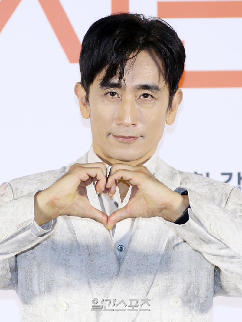 <b>차인표</b>, <b>황순원문학상</b> 수상… “송구하고 죄송, 정진할 것”