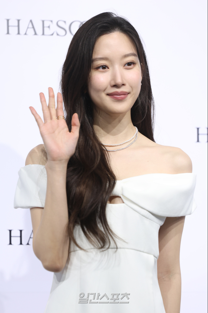 <b>문가영</b>, Mnet ‘<b>스틸하트클럽</b>’ 단독 <b>MC</b> 발탁…첫 음악 예능 도전 [공식...