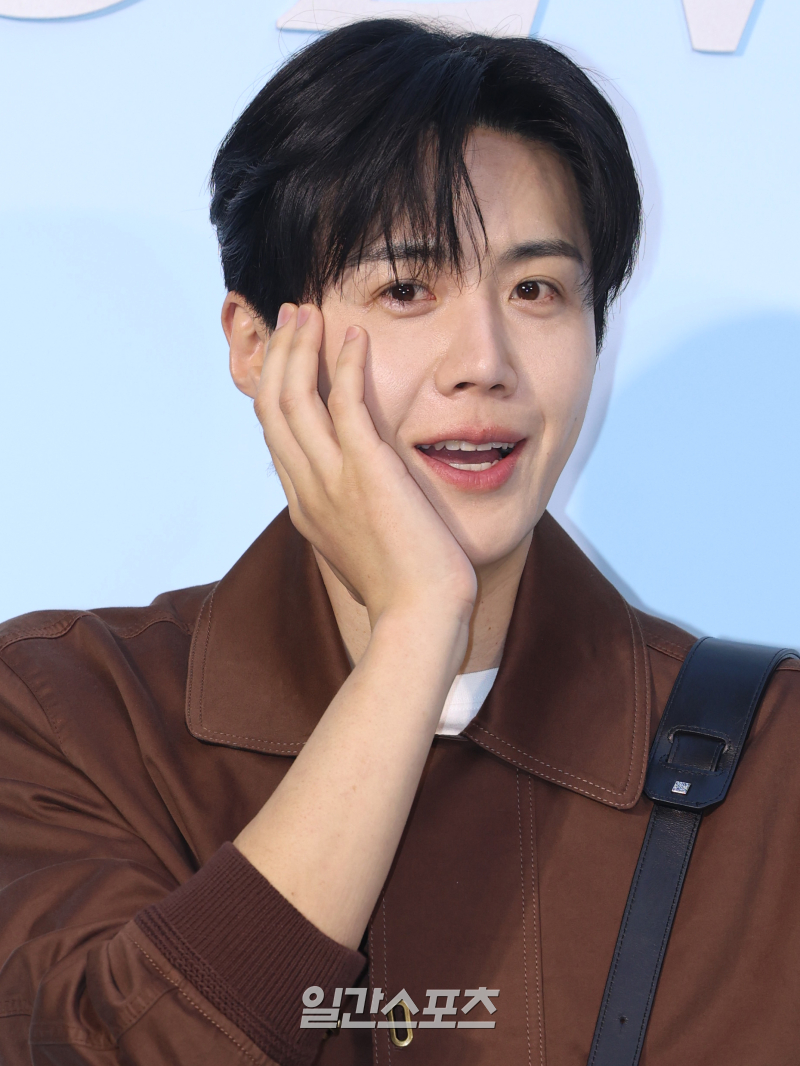 <b>김선호</b>, <b>딥페이크</b> 영상·<b>사칭</b> 피해…”명백한 불법, 강력 대응” [공식...