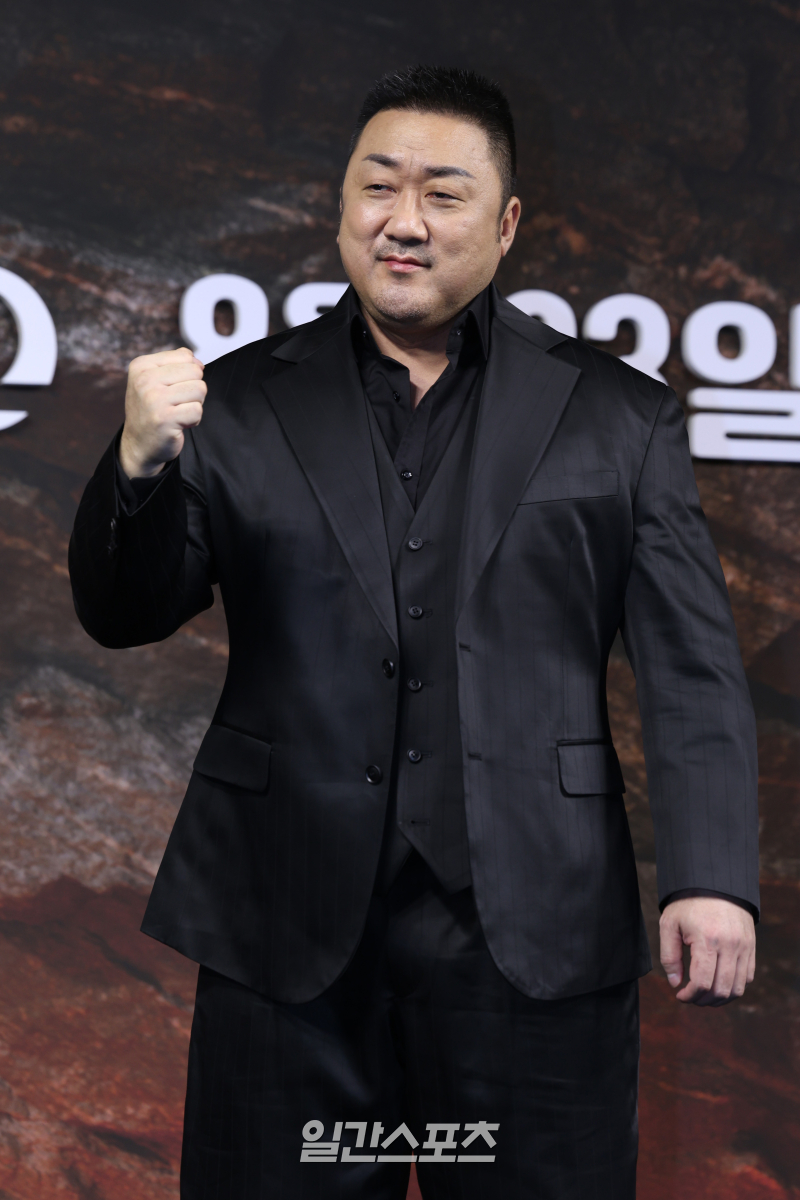 [포토] <b>마동석</b>, '<b>트웰브</b>' 화이팅
