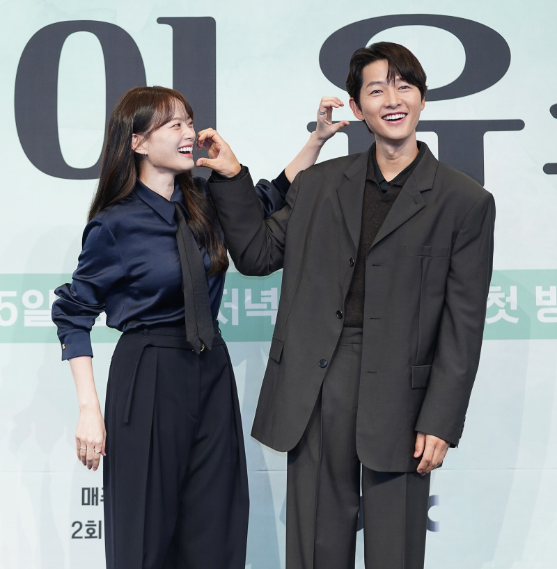 “얼굴합도, 연기합도 좋다…최고의 파트너”...송중기X천우희, 정통 로...