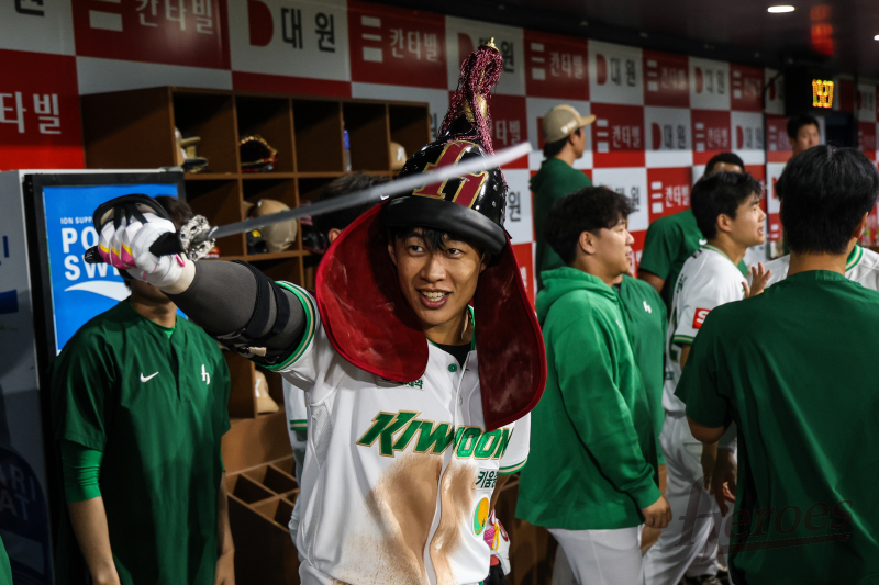 '<b>월간</b> 안타·득점 1위' 키움 <b>송성문</b>, KBO리그 8월 <b>MVP</b> 선정