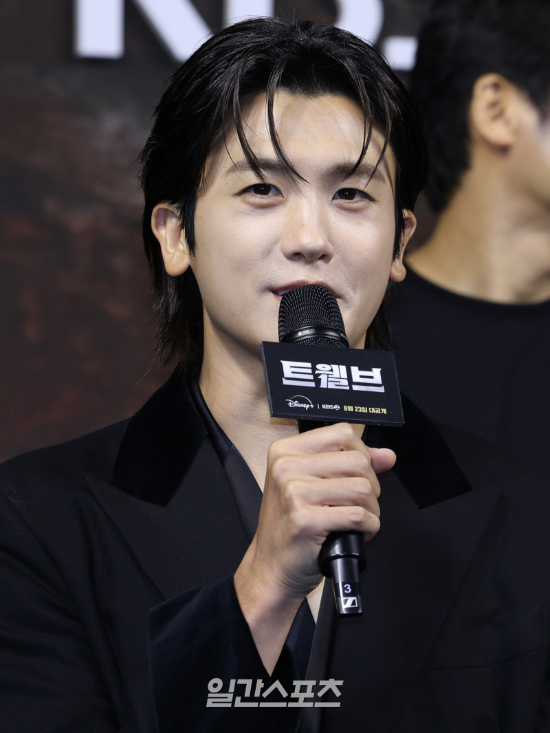<b>박형식</b> 측, ‘<b>출연료</b> 4억’ <b>부인</b>…”사실과 달라” [전문]