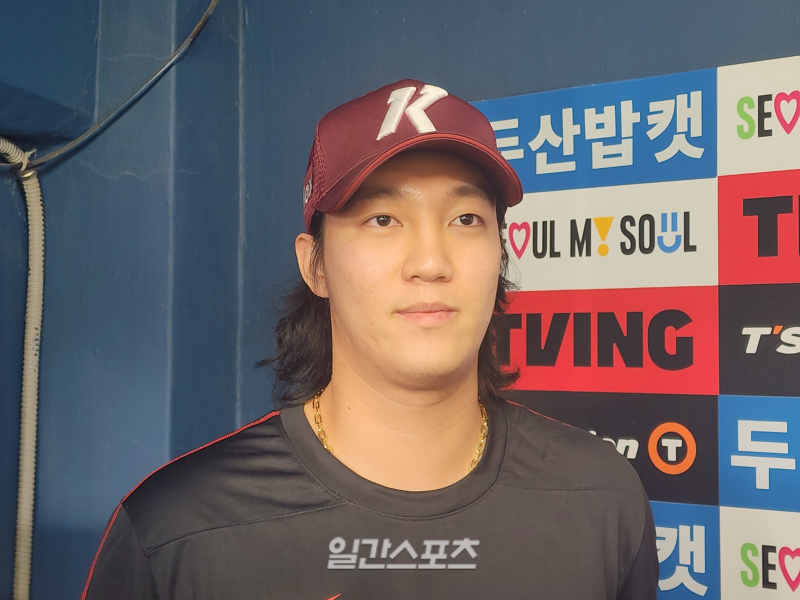 재활 치료 중 <b>1군 합류</b>...<b>안우진</b> "등록 일수, 정확히 계산 안 해봤다" [I...