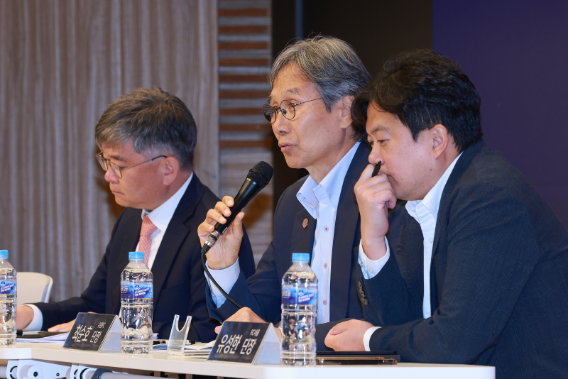 “<b>외국인</b> <b>확대</b> OK, 출전 제한은 고민”…<b>K리그</b>1 팀 수 증가도 ‘긍정’...