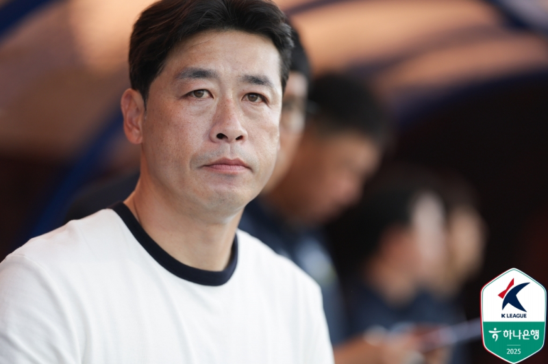 경기 전날 ‘<b>감독</b> OUT’…충남아산, 팀 이끌던 <b>배성재</b>와 전격 결별 “성...