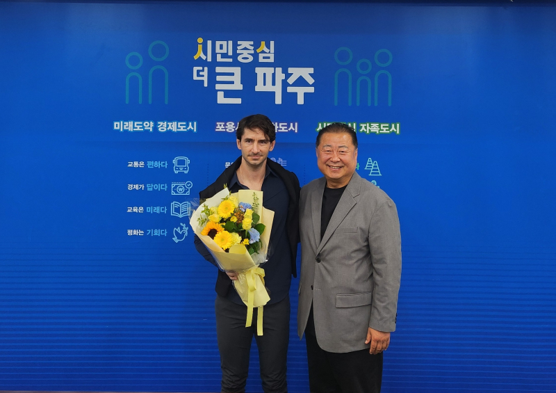 [오피셜] 포옛과 일한 <b>누스</b>, <b>파주시민축구단</b> <b>감독</b> 부임…K리그2에도 외...