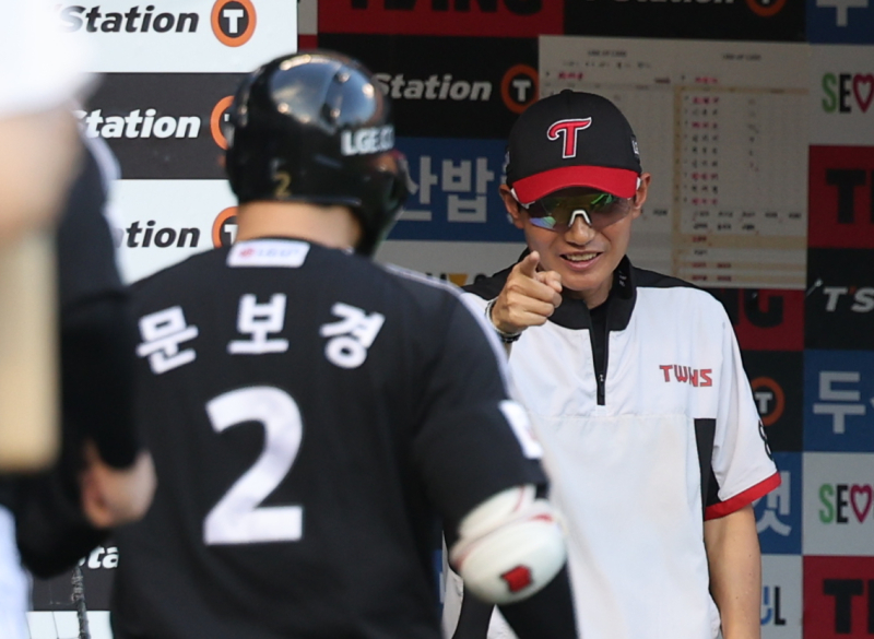 정규시즌 132경기 4번타자로 나선 <b>문보경</b> KS 1차전 5번 배치, 왜?