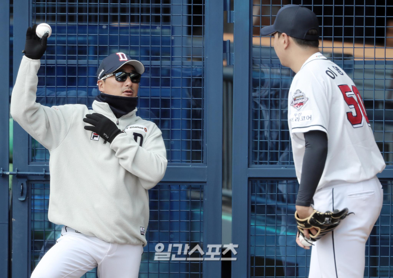 '<b>두산</b> 프랜차이즈 스타' <b>정재훈</b>이 돌아왔다, '김원형호' <b>투수코치</b> 선임