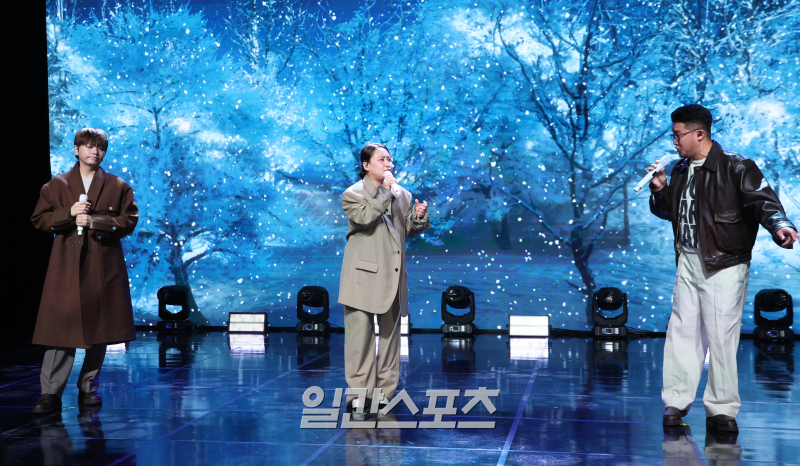 <b>어반자카파</b>, <b>수지</b> 초특급 지원사격 속 4년 만에 컴백 “무조건 잘 되어...