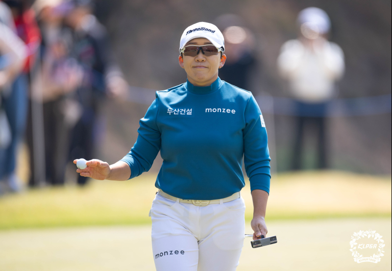 <b>신지애</b>, <b>토토 재팬 클래식</b> 첫날 단독 3위...일본서 LPGA 투어 우승컵 추...