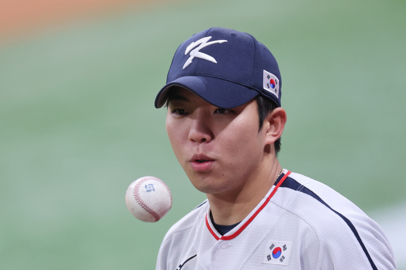 '03년생 대박' <b>류지현호</b> 첫 3루수는 김영웅, "키포인트는 2번 <b>안현민</b>" [I...