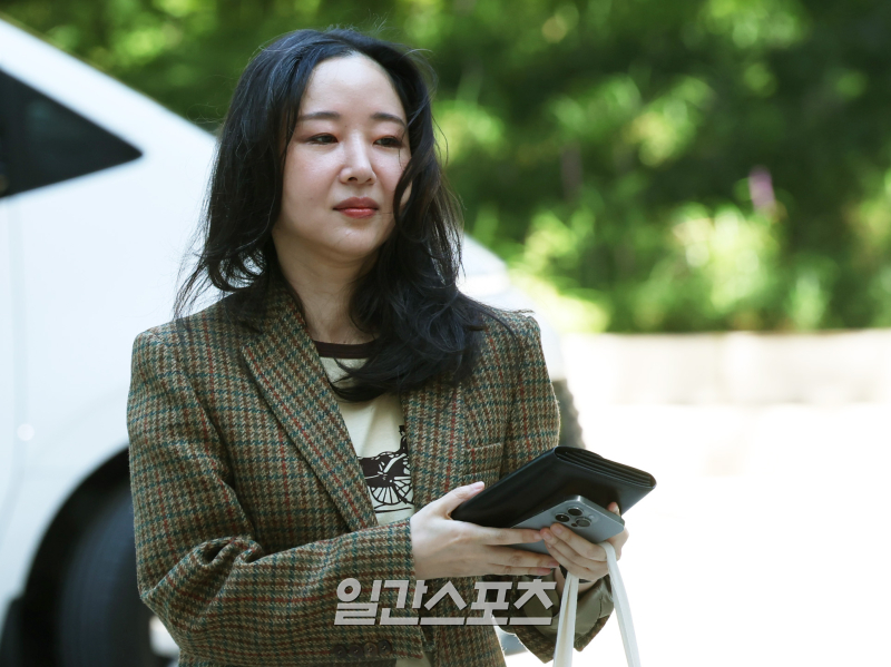 민희진, 2차 입장… “<b>뉴진스</b>는 다섯일 때 존재, 불필요한 분란 NO”