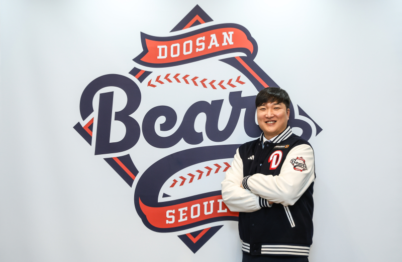 '국민 우익수' <b>이진영</b> <b>코치</b>가 <b>두산</b>에 왔다, '창단 최초' 1·2군 <b>타격</b> 총괄...
