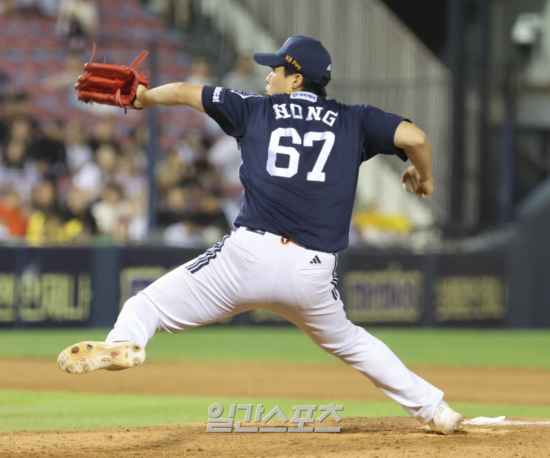 KIA, <b>박찬호</b> FA <b>보상선수</b>로 투수 <b>홍민규</b> 지명