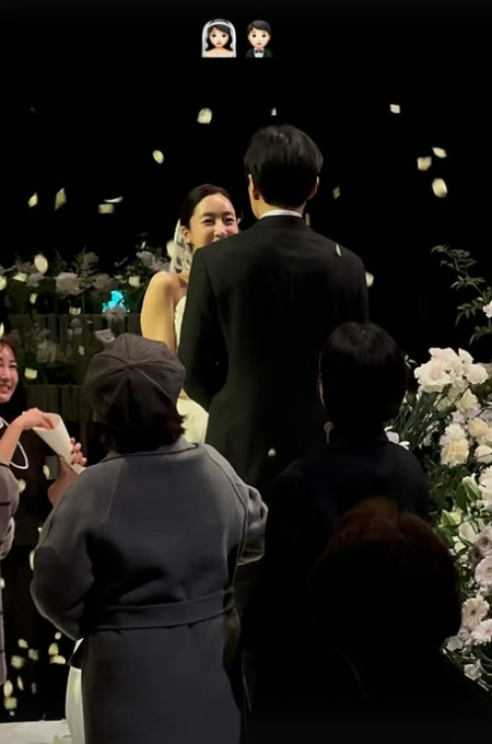 ‘<b>김병우</b> 감독’ <b>함은정</b>, 사랑스런 미소…오늘(30일) <b>결혼식</b> 현장 공...