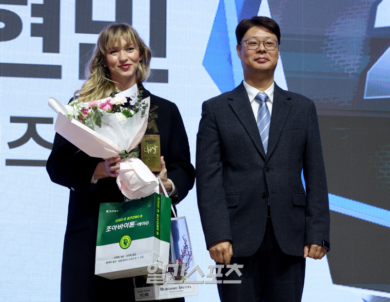 2025 조아제약 <b>프로야구대상</b> <b>대상</b> 영예는 <b>폰세</b>-<b>안현민</b>