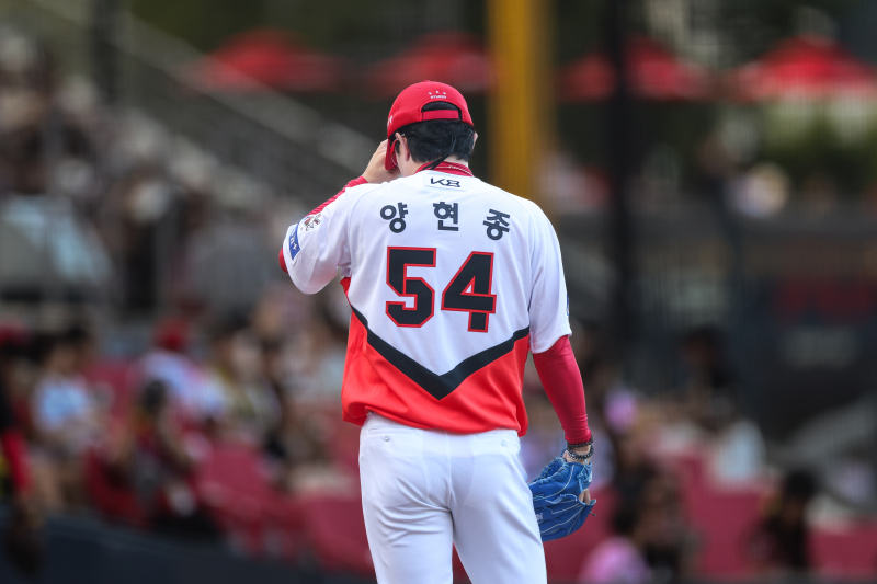 '<b>최형우</b> <b>이적</b>과 별개' 원칙 지킨 KIA, 종신 타이거즈맨의 길을 택한 양현...
