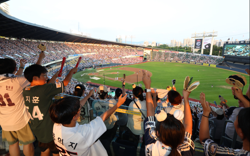 KBO, 2026년부터 <b>주루방해</b>·수비 시프트 위반 규정 강화