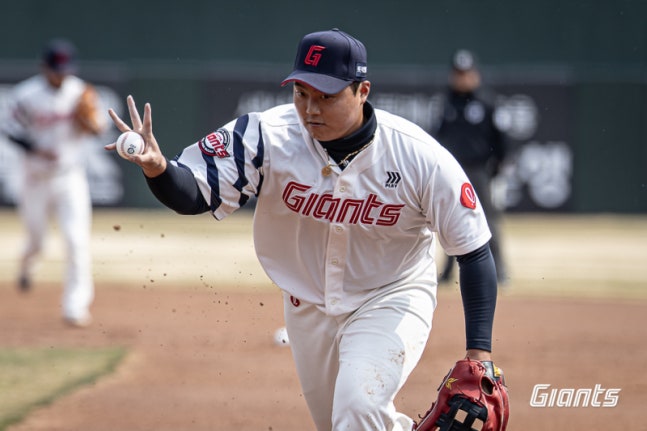 '롯데 천군만마' 한동희 복귀 임박, 김태형 감독 "29일 퓨처스 출전, 수비까지 보고 콜업 판단" [IS 대구]