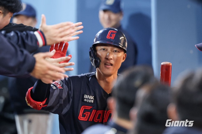 노진혁 장타율 1.063...롯데 자이언츠, 이제 3루수가 누구야 [IS 포커스]