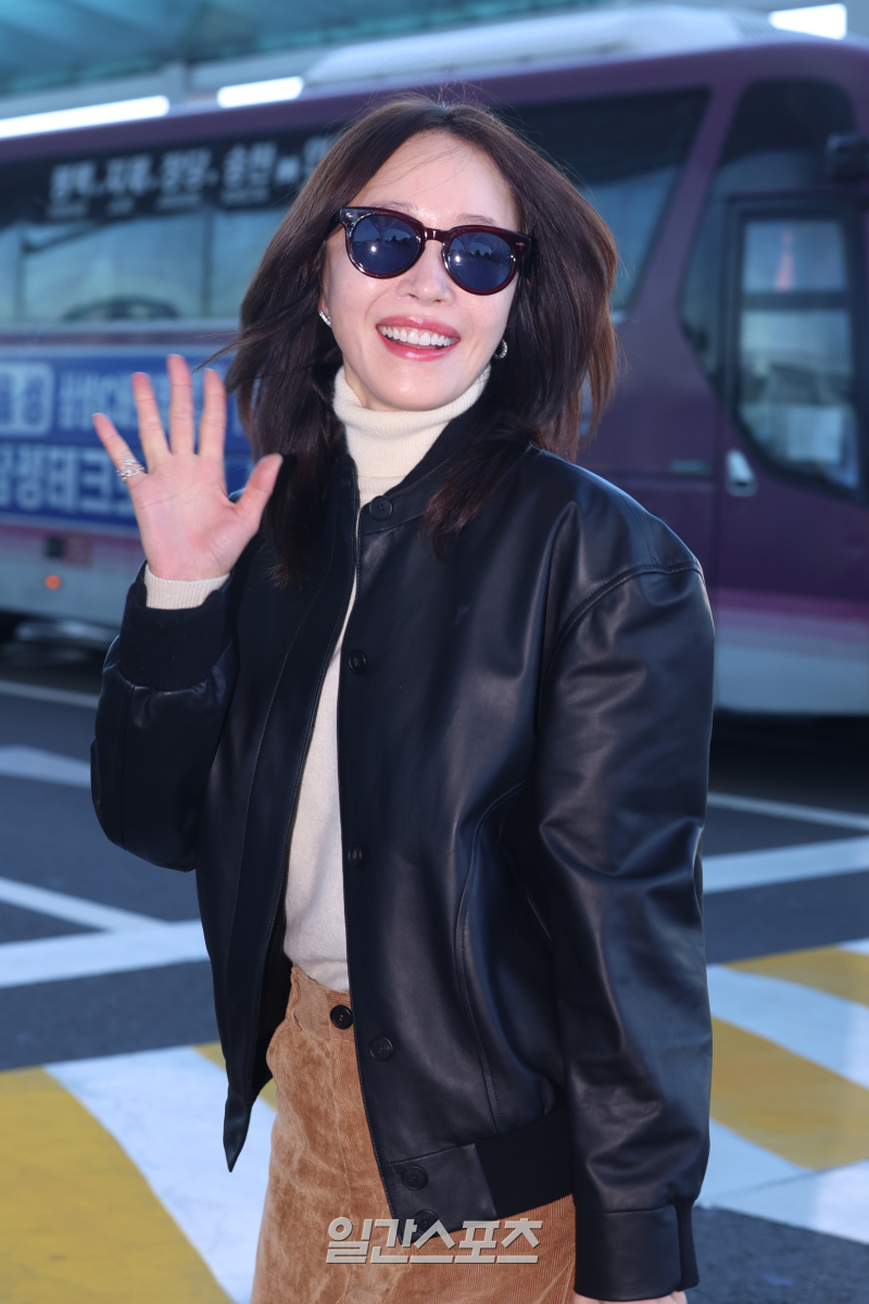 엄지원, 여성 건강 토크쇼 MC 된다... tvN ‘<b>적과의 동거</b>’ 출격 [공식]