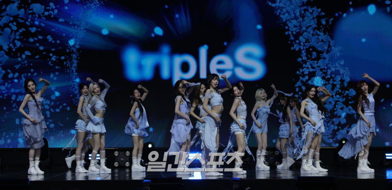 [포토] <b>트리플에스</b>, '<b>베이비 플라워</b>'