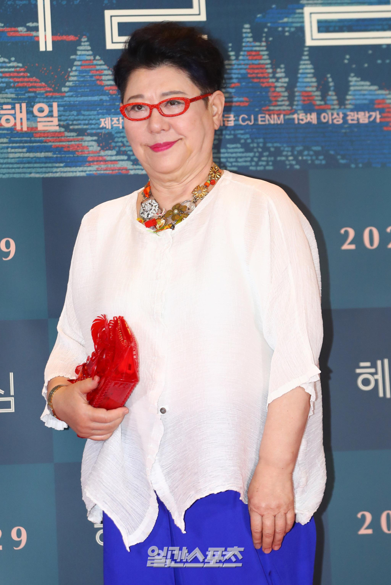 양희은, 눈 수술로 라디오 불참... <b>한혜진</b> “잘 회복하셨으면”