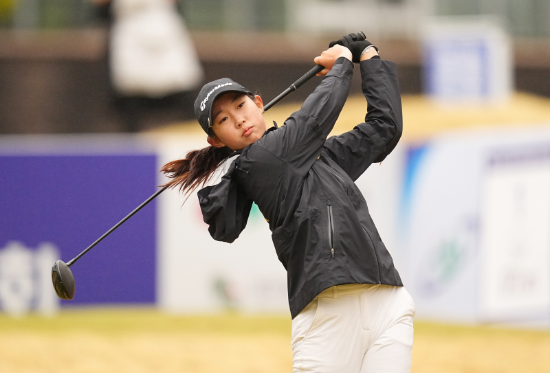 '장타 펑펑' 14세 <b>김서아</b>, 日 열도 흔들었다…JLPGA 산토리 레이디스서 ...