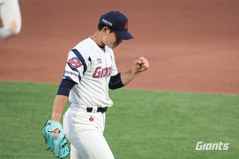 [IS 피플] '연패 스토퍼' 전문 김진욱, 꼴찌 추락한 롯데 구할까...5월 3일 SSG전 재연 기대