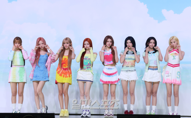 [포토] <b>하츠투하츠</b>, '<b>레몬 탱</b>'으로 컴백