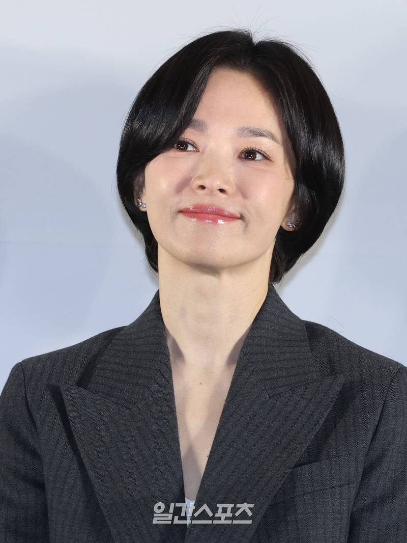 송혜교, 14년 몸담은 UAA 떠난다…“새로운 출발” [공식]