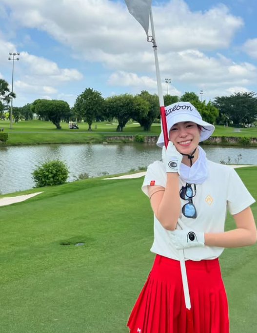 Im Ji-yeon and Lee Do-Hyun Spotted on a Golf Date Four Years Into Their Relationship