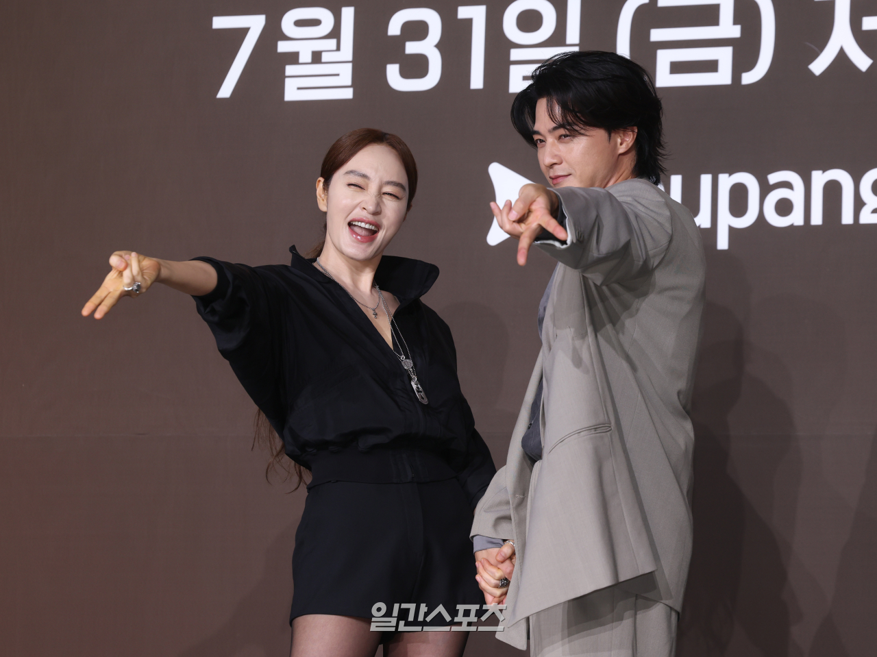 [포토] 김혜수-<b>김지훈</b>, '<b>지금 불륜</b>' 야호~
