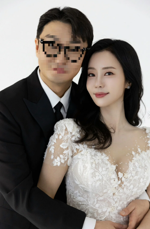 ‘각시탈’ <b>반민정 9월</b> 품절녀 된다…예비신랑 백허그 화보 ‘눈길’