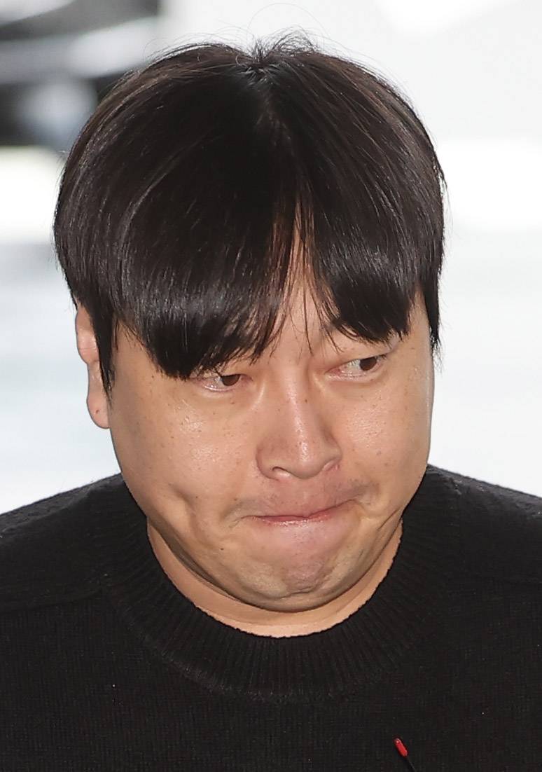 ‘급성 <b>뇌출혈</b>’ <b>이진호</b>, 조용히 <b>퇴원</b>…‘도박·음주운전’ 재판 기일 ...