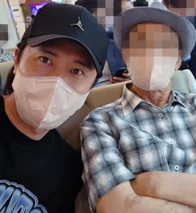<b>신성</b>, 父 <b>위암 4기</b> 투병 고백 “6월 말 증세…치료 후 희망 보여”