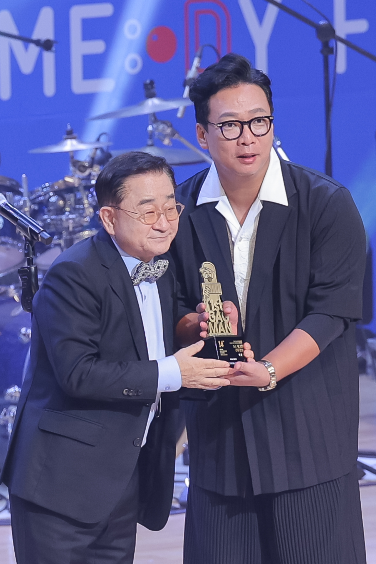 <b>박준형</b> ‘<b>전유성 상</b>’ 수상 “‘살아 있을 때 만들지’라 하셨을 것” ...