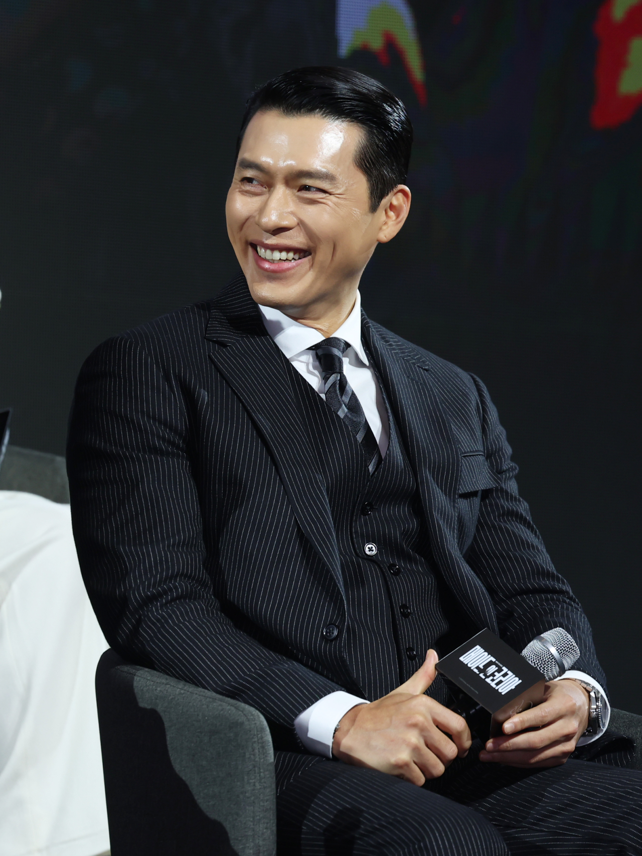 <b>현빈</b>, 데뷔 23년만 첫 버라이어티 <b>출연</b>…‘<b>틈만 나면</b>,’ 녹화 완료 [공식...