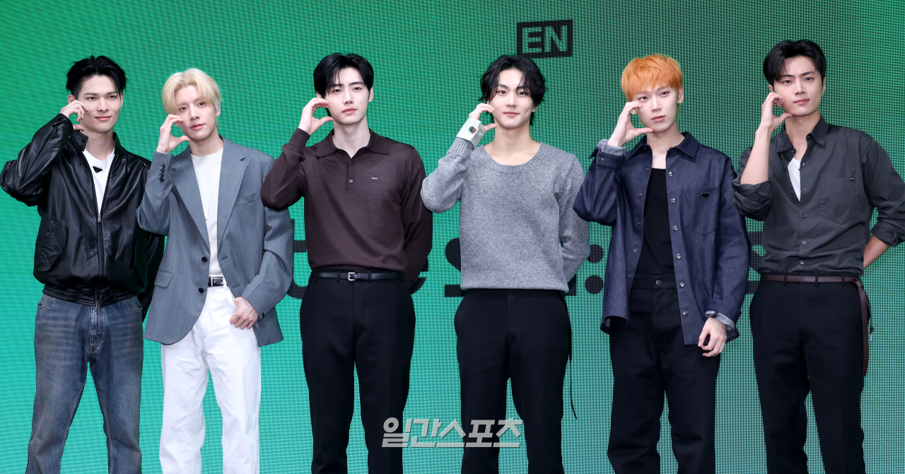 ‘6인조 재편’ <b>엔하이픈</b> ‘<b>빌보드 200</b>’ 첫 <b>1위</b>...데뷔 6년 만