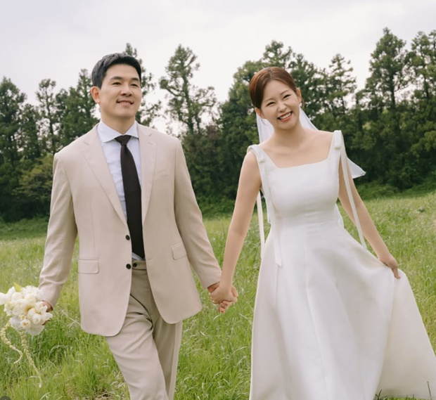 ‘<b>나솔</b>’ 21기 <b>영철</b>, 미인대회 출신 <b>이지연</b>과 <b>결혼</b> 발표...“예쁘게 살겠...