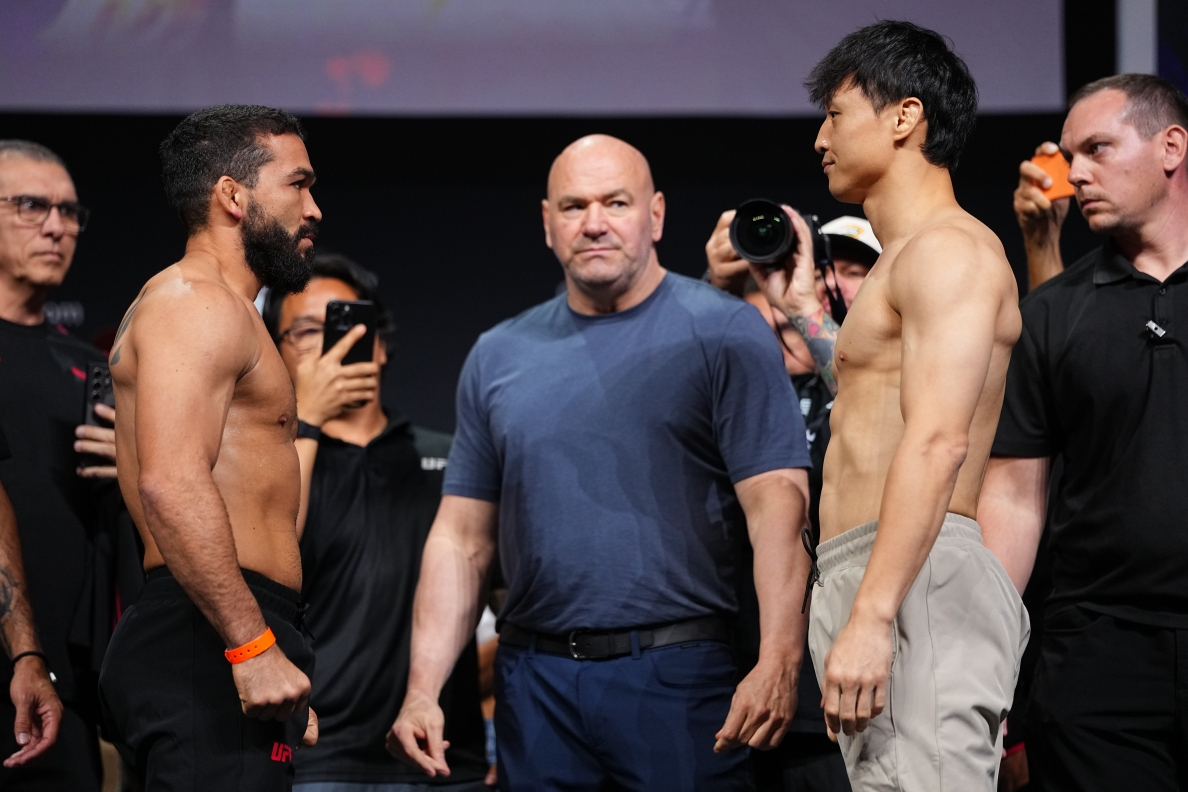 ‘8년 만의 <b>UFC 랭킹 도전</b>’ <b>최두호</b>, 결전 준비 끝냈다…핏불과 나란히...