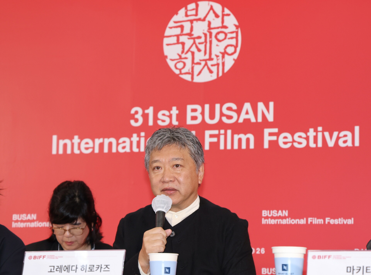[31st BIFF] “창작 이유 질문”…<b>고레에다</b> 히로카즈 감독, ‘<b>룩백</b>’으로...