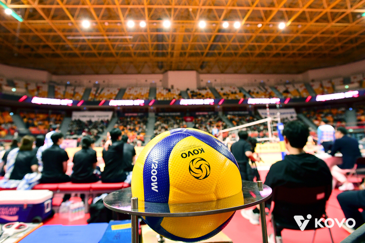"중대한 반사회적 행위"...<b>KOVO 성비위</b> 사태 <b>징계</b> 결정→K 감독 제재금 ...