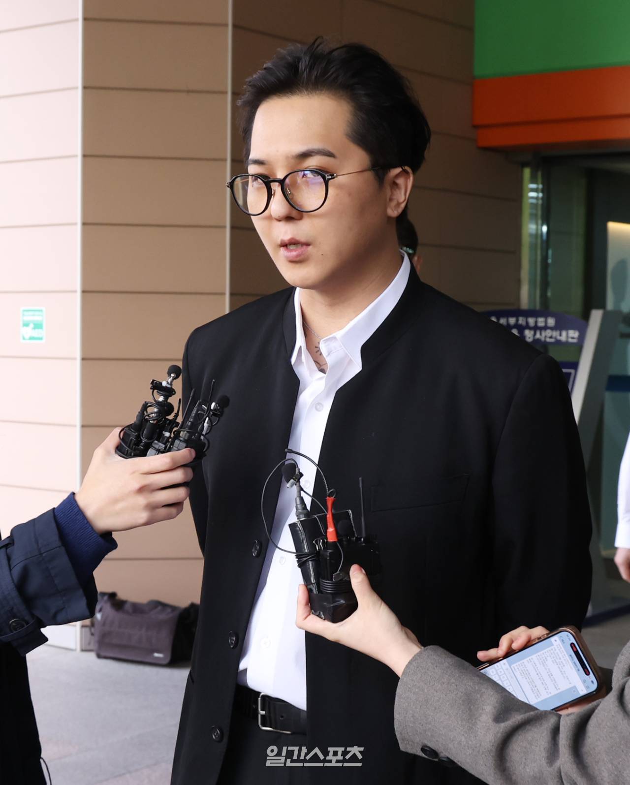 '<b>병역법 위반</b>' <b>송민호</b>, 자필 <b>사과</b> 편지 게재..."의무를 다하고 계신 청년...