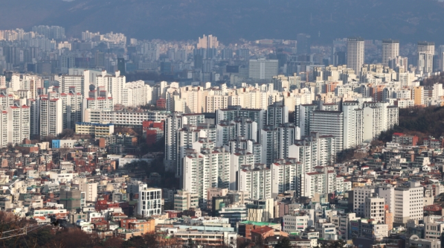 어쨌든 서울, 그래도 아파트…경매 물건 쏟아져도 매매·전세가격 뛴다