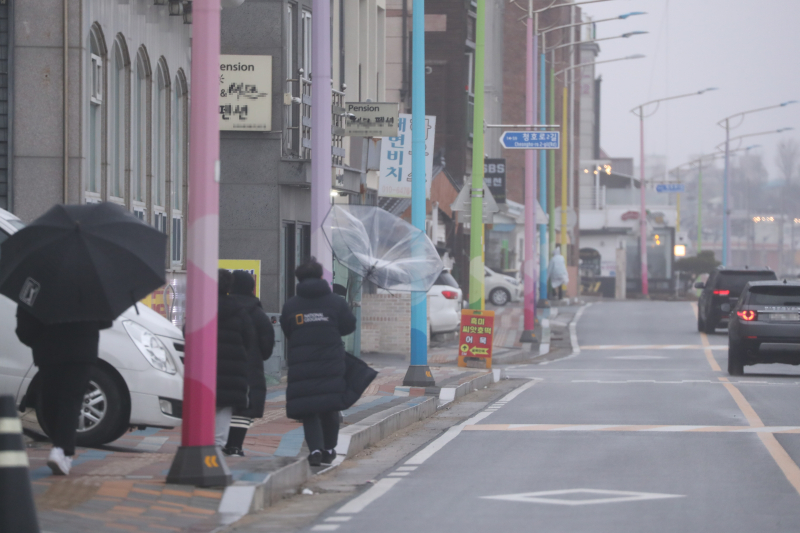 天氣建在甘旺（Gangwon）東海岸周圍，下午下午在甘旺·索科海灘（Gangwon Sokcho Beach）下雨[照片yonhap新聞]