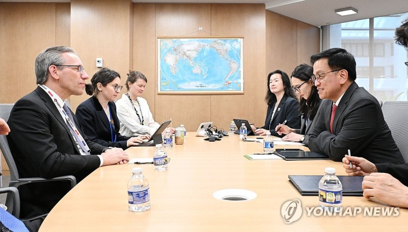 <b>최상목</b> 경제<b>부총리</b>, IMFC 회의 참석…정책 불확실성 대응 지원 요청