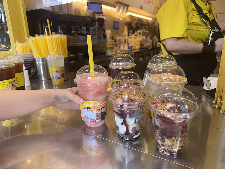 메가MGC커피는 가을 시즌 신메뉴 ‘요거젤라또 초코베리믹스’가 출시 11일 차에 63만개 판매를 돌파한 데 이어 28일 만에 160만개 팔렸다고 2일 밝혔다. [사진 메가MGC커피]